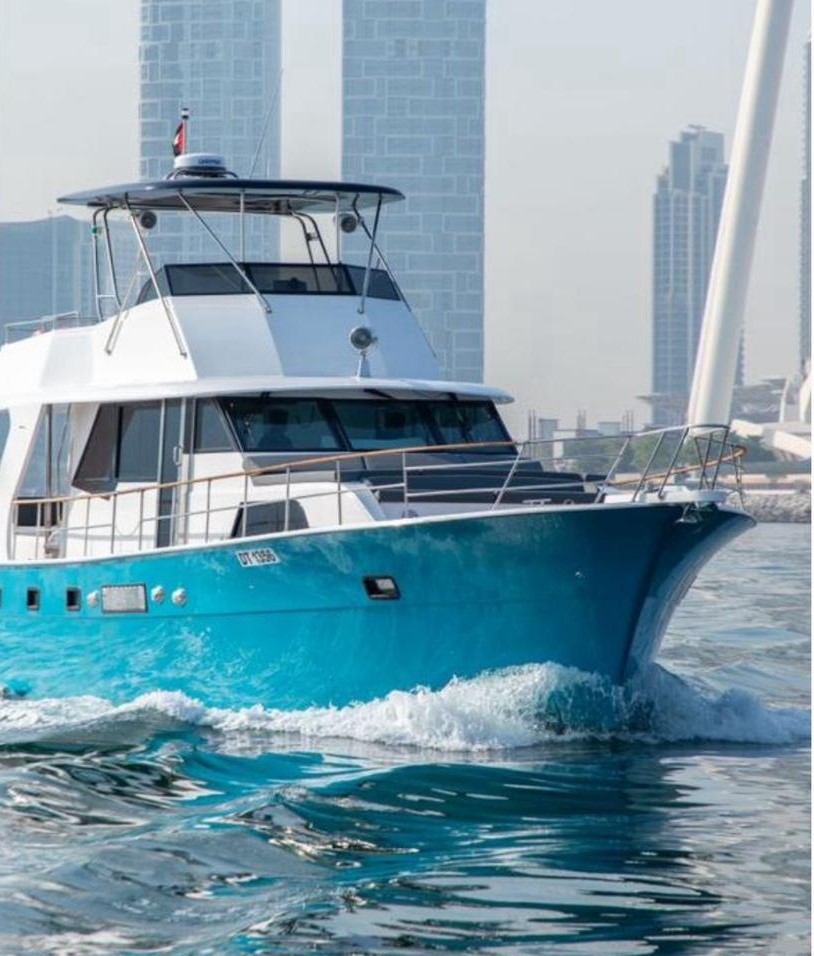 Luxury Yacht HATTERAS in Dubai